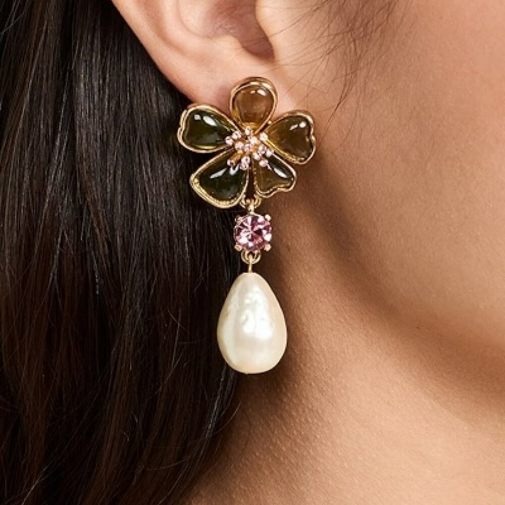 Oscar de la Renta Cloudy Resin Pearl Drop Earrings - Picture 9 of 10